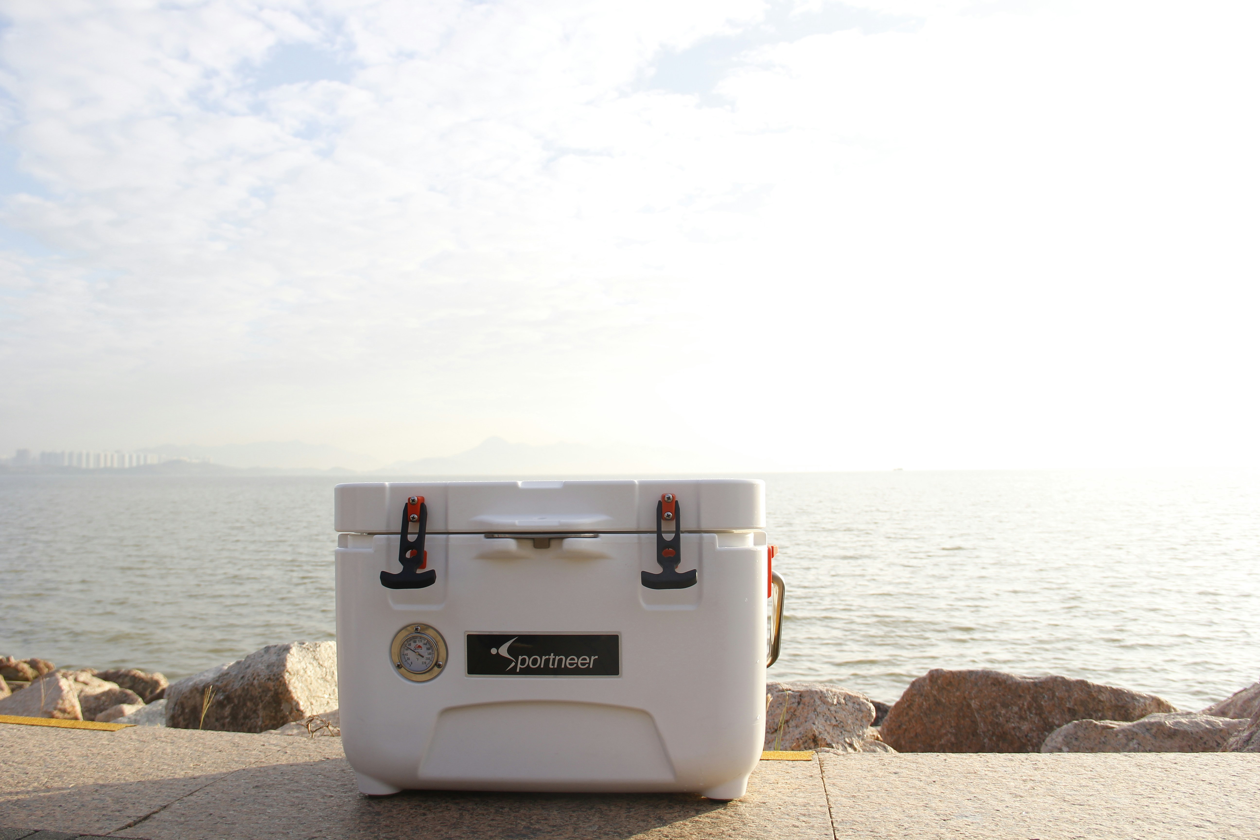 Repair or Repurpose? How to Turn Your Old Appliances Into Art 4 img